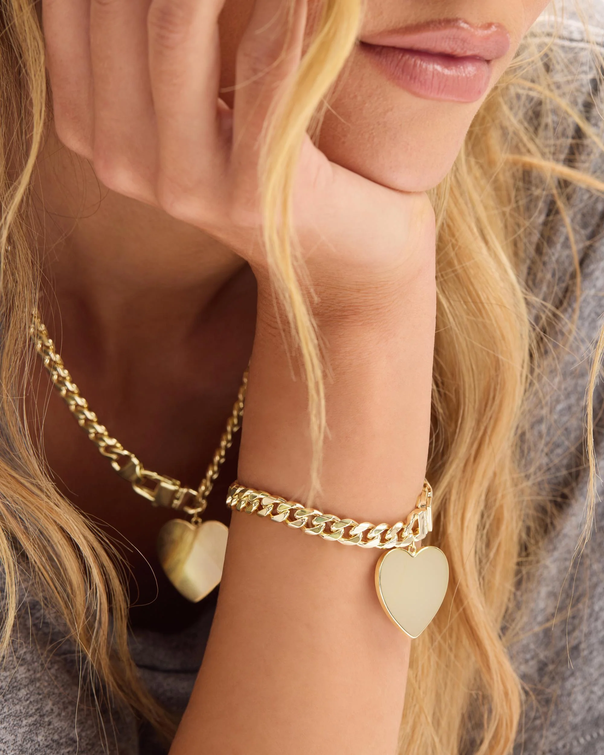 Julian XL Heart Cuban Chain Bracelet 6.8mm - Gold - Image 4