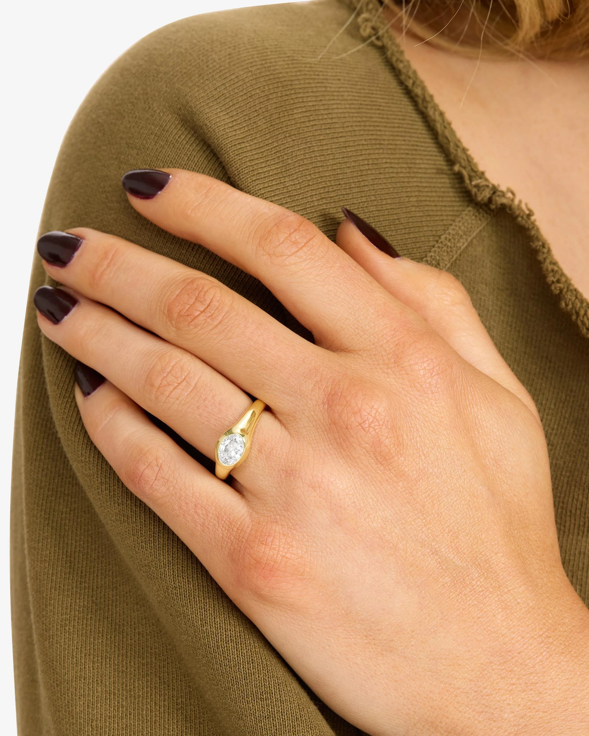 She's a Boss Signet Ring - Gold|White Diamondettes - Image 4