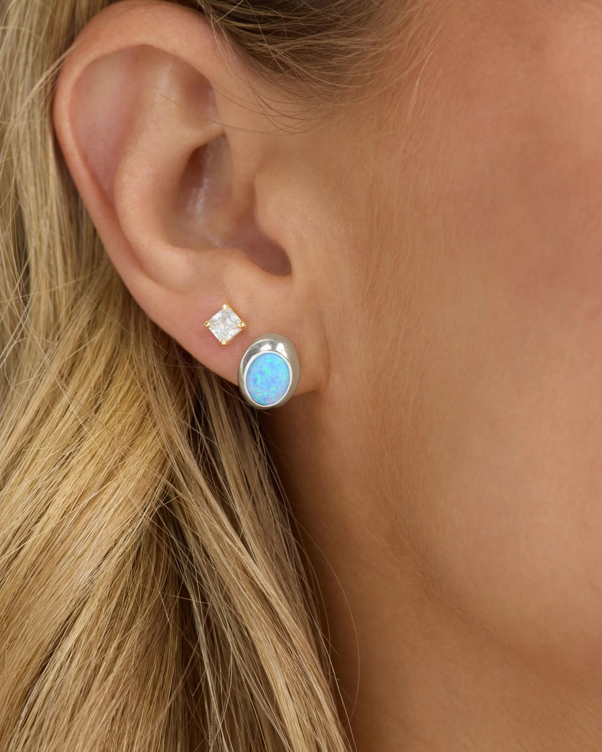 She's a Boss Studs 8mm - Silver|Blue Opal - Image 4