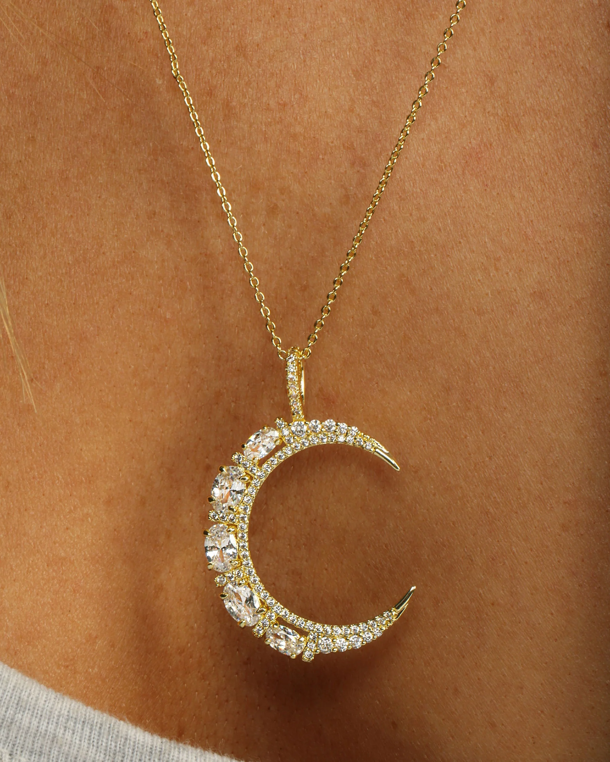 She's an Icon Moon Necklace - Gold|White Diamondettes - Image 4